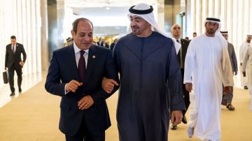 السيسي يوجه رسالة من قلب الإمارات (فيديو) السيسي يوجه رسالة من قلب الإمارات (فيديو)