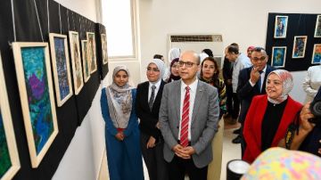 رئيس جامعة أسيوط يفتتح معرضين فنيين بكلية التربية النوعية رئيس جامعة أسيوط يفتتح معرضين فنيين بكلية التربية النوعية