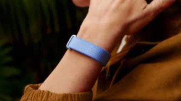 بتصميم فائق الخفة .. جوجل تزيح الستار عن Fitbit Air بتصميم فائق الخفة .. جوجل تزيح الستار عن Fitbit Air