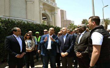 رئيس الوزراء يتفقد مشروع رفع كفاءة قصر التحرير وإحياء طابعه التراثي بالقاهرة رئيس الوزراء يتفقد مشروع رفع كفاءة قصر التحرير وإحياء طابعه التراثي بالقاهرة