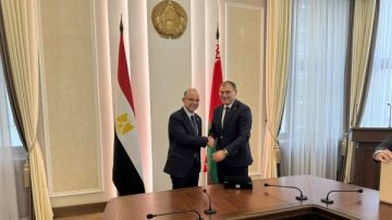 وزير الاستثمار: نسعى لتحديث اتفاقية النقل الجوي لربط مينسك بالمدن السياحية المصرية