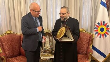 الخورأسقف بولس ساتي يستقبل السفير السويدي بمصر الخورأسقف بولس ساتي يستقبل السفير السويدي بمصر
