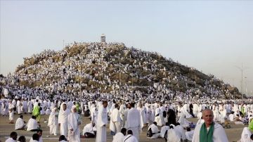 لماذا سمي جبل عرفة بهذا الاسم؟.. تعرف على فضله العظيم في الإسلام لماذا سمي جبل عرفة بهذا الاسم؟.. تعرف على فضله العظيم في الإسلام