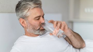 لماذا شرب الماء قبل وبعد العلاقة الحميمة مهم؟ لماذا شرب الماء قبل وبعد العلاقة الحميمة مهم؟