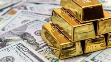 الذهب يتراجع 140 جنيها في أسبوع.. وضغوط عالمية تعيد تسعير السوق الذهب يتراجع 140 جنيها في أسبوع.. وضغوط عالمية تعيد تسعير السوق