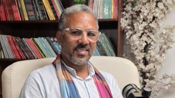 ترحيل محمد طاهر صاحب بيت فاطم إلى سجن مايو ترحيل محمد طاهر صاحب بيت فاطم إلى سجن مايو