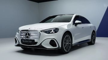 رسميا.. إطلاق مرسيدس C 400 4MATIC الكهربائية 2026 رسميا.. إطلاق مرسيدس C 400 4MATIC الكهربائية 2026