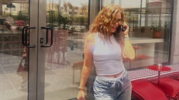 صبا مبارك تخطف الأنظار بإطلالة جريئة صبا مبارك تخطف الأنظار بإطلالة جريئة