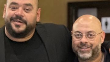 يا حبوب القلب.. معتز التوني يهنئ محمد ممدوح بعيد ميلاده يا حبوب القلب.. معتز التوني يهنئ محمد ممدوح بعيد ميلاده