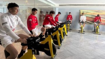 مران بدني صباحي لمنتخب الشباب مران بدني صباحي لمنتخب الشباب