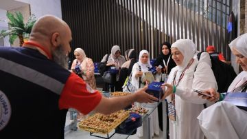 وزيرة التضامن تطمئن على الحالة الصحية لـ حجاج الجمعيات الأهلية وزيرة التضامن تطمئن على الحالة الصحية لـ حجاج الجمعيات الأهلية