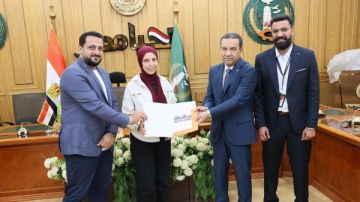 محافظ المنوفية يسلم 50 عقد عمل بالقطاع الخاص محافظ المنوفية يسلم 50 عقد عمل بالقطاع الخاص