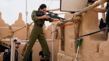 ساندي بيلا: خضعت لتدريبات مكثفة في 7 dogs على الأسلحة
