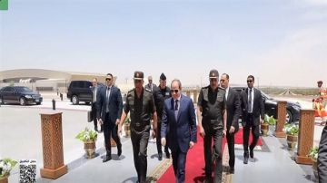 الرئيس السيسي: الدولة المصرية مستمرة في دعم وتحديث قدرات القوات المسلحة فيديو الرئيس السيسي: الدولة المصرية مستمرة في دعم وتحديث قدرات القوات المسلحة فيديو