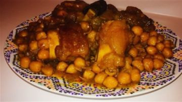 لغدا يوم الجمعة.. طريقة عمل طاجن الكوارع بالحمص