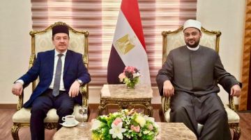 الأمين العام للمجلس الأعلى للشئون الإسلامية يستقبل مفتي بولندا الأمين العام للمجلس الأعلى للشئون الإسلامية يستقبل مفتي بولندا