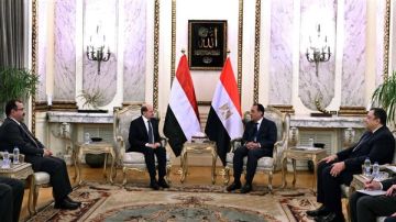 رئيس الوزراء يؤكد ثوابت الموقف المصري تجاه الأزمة اليمنية رئيس الوزراء يؤكد ثوابت الموقف المصري تجاه الأزمة اليمنية