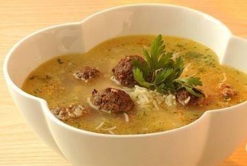 ماذا يحدث لجسمك عند تناول شوربة اللحمة؟