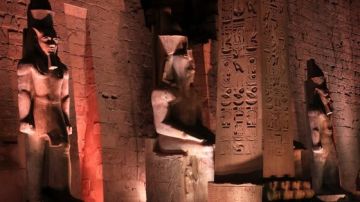 وزير الآثار الأسبق : 55 ألف قطعة منهوبة نعمل على عودتها وزير الآثار الأسبق : 55 ألف قطعة منهوبة نعمل على عودتها