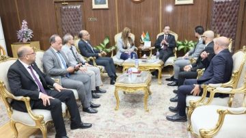 محافظ المنوفية يناقش مع البنك الزراعي سبل دعم الأسر الأولى بالرعاية محافظ المنوفية يناقش مع البنك الزراعي سبل دعم الأسر الأولى بالرعاية
