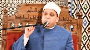 الأوقاف تحيي الليلة الخامسة من ليالي ذي الحجة بمسجد الإمام الحسين الأوقاف تحيي الليلة الخامسة من ليالي ذي الحجة بمسجد الإمام الحسين