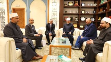 نائب رئيس هيئة الرقابة النووية يزور مفتي الجمهورية تقديرا لدعمه التوعوي لمجلة الهيئة نائب رئيس هيئة الرقابة النووية يزور مفتي الجمهورية تقديرا لدعمه التوعوي لمجلة الهيئة