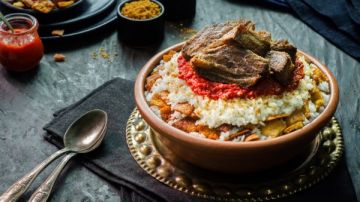 لعزومات عيد الأضحى..طريقة عمل الفتة المصرية بالخل والثوم لعزومات عيد الأضحى..طريقة عمل الفتة المصرية بالخل والثوم