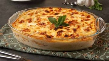 طريقة عمل المكرونة بالبشاميل بالفراخ.. بطعم كريمي وشهي طريقة عمل المكرونة بالبشاميل بالفراخ.. بطعم كريمي وشهي