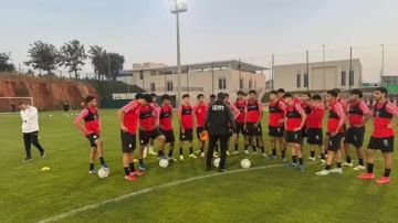 منتخب الناشئين يواصل تدريباته استعدادا لمواجهة المغرب في كأس الأمم الأفريقية