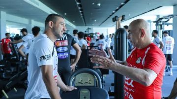 منتخب مصر يخوض تدريبا في الجيم استعدادا لودية روسيا منتخب مصر يخوض تدريبا في الجيم استعدادا لودية روسيا
