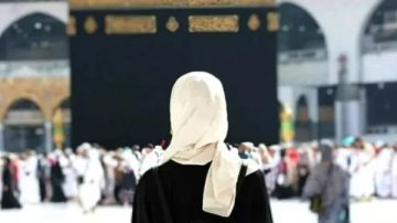 حكم اختضاب المرأة بالحناء عند الإحرام.. الإفتاء تجيب حكم اختضاب المرأة بالحناء عند الإحرام.. الإفتاء تجيب