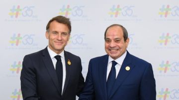 الرئيس السيسي لـ ماكرون: أهلا ومرحبا بكم ضيفا عزيزا في الإسكندرية عروس البحر المتوسط
