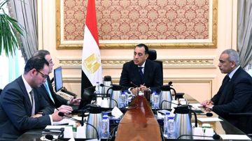 مدبولي: بناء جهاز إداري كفء يتطلب تطويرا مستمرا في آليات العمل والتقييم والتأهيل