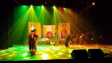 معبأ آليا على خشبة مهرجان التمثيل المسرحي الـ49 بجامعة العاصمة معبأ آليا على خشبة مهرجان التمثيل المسرحي الـ49 بجامعة العاصمة