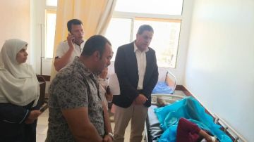 وكيل صحة المنوفية يتابع ميدانيا مصابي حادث انقلاب ميكروباص بالسادات صور وكيل صحة المنوفية يتابع ميدانيا مصابي حادث انقلاب ميكروباص بالسادات صور