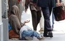 تحذير.. التسول يعرضك للحبس 5 سنوات وغرامة 200 ألف جنيه بالقانون