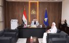 محافظ دمياط يبحث ملفات الرقابة التموينية مع مساعد مدير المديرية