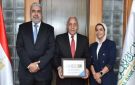 لأول مرة في القطاع المصرفي.. نسخة صديقة للبيئة من بطاقة ميزة من البنك الأهلي المصري بالتعاون مع جي آند دي 