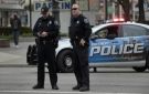حادثة لا تصدق .. كلب يطلق النار على امرأة ببندقية في ولاية نبراسكا الأمريكية