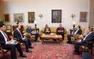 وزير الخارجية يبحث التطورات في ليبيا مع المبعوثة الأممية