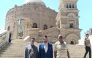 مبعوث الرئيس الأمريكي لشئون السياحة يزور منطقة مجمع الأديان بمصر القديمة
