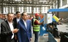 رئيس الوزراء يتفقد مصنع شركة الوادي للكابلات - eg