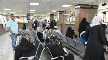 محافظ بورسعيد يضرب بيد من حديد.. إحالة 63 موظفا بحي العرب للتحقيق بسبب الغياب والتأخر عن العمل
