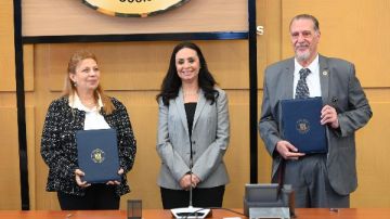 وزيرة التضامن تشهد توقيع عقود تمويل لمشروعات متناهية الصغر وزيرة التضامن تشهد توقيع عقود تمويل لمشروعات متناهية الصغر