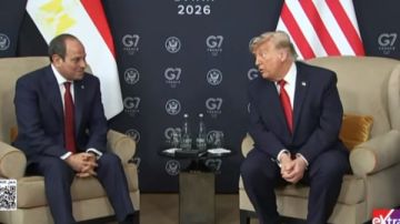 الرئيس السيسي يعقد لقاء ثنائيا مع ترامب على هامش قمة السبع الرئيس السيسي يعقد لقاء ثنائيا مع ترامب على هامش قمة السبع