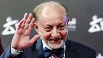 العظماء يرحلون .. تامر عبدالمنعم ينعي عبدالعزيز مخيون العظماء يرحلون .. تامر عبدالمنعم ينعي عبدالعزيز مخيون