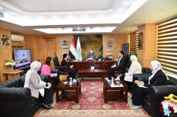 محافظ الفيوم يناقش مقترحات مشروعات المرحلة الثامنة من برنامج المنح الصغيرة صور محافظ الفيوم يناقش مقترحات مشروعات المرحلة الثامنة من برنامج المنح الصغيرة صور
