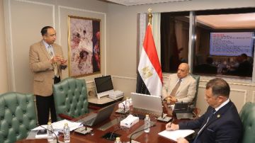 وزير الكهرباء يتابع تطور الأعمال فى مشروع المحطة النووية بالضبعة وزير الكهرباء يتابع تطور الأعمال فى مشروع المحطة النووية بالضبعة