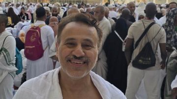 إيهاب فهمي يحتفل بعيد ميلاده من أمام الكعبة: لا توجد بداية أجمل من هذا المكان إيهاب فهمي يحتفل بعيد ميلاده من أمام الكعبة: لا توجد بداية أجمل من هذا المكان