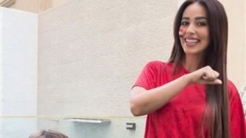 برفقة ابنها.. رنا سماحة بتيشيرت المنتخب تثير السوشيال ميديا برفقة ابنها.. رنا سماحة بتيشيرت المنتخب تثير السوشيال ميديا